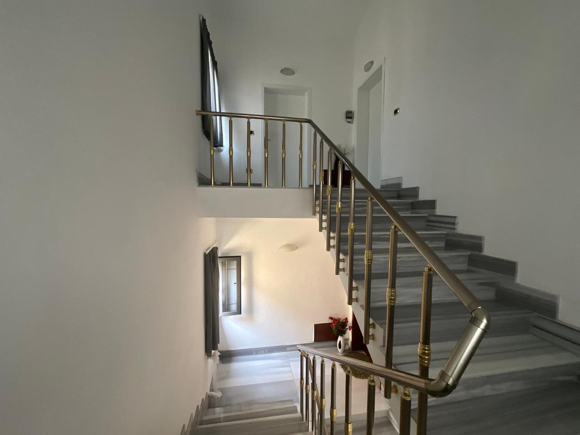 Italian Style Apartment Durres Bagian luar foto