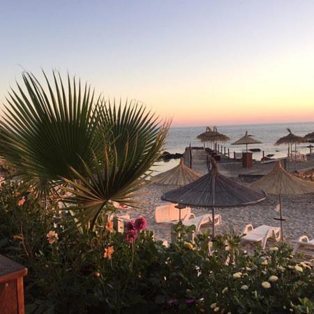 Italian Style Apartment Durres Bagian luar foto